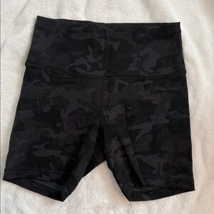 Lululemon Wonder Train Short 6 inch